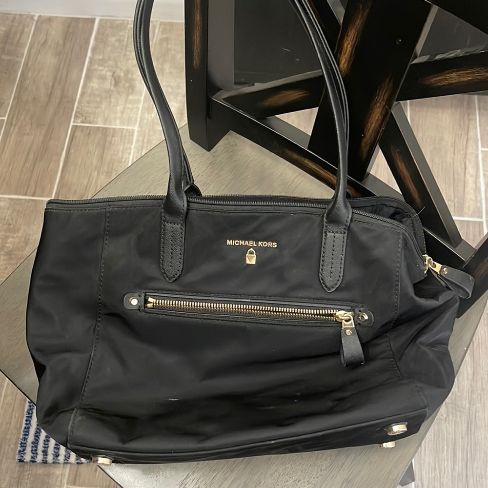 Micheal Kors purse
